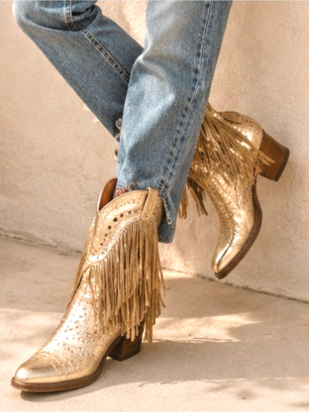 Dingo Gypsy Metallic Gold Fringe Studded Western Cowboy Boots Size 7.5